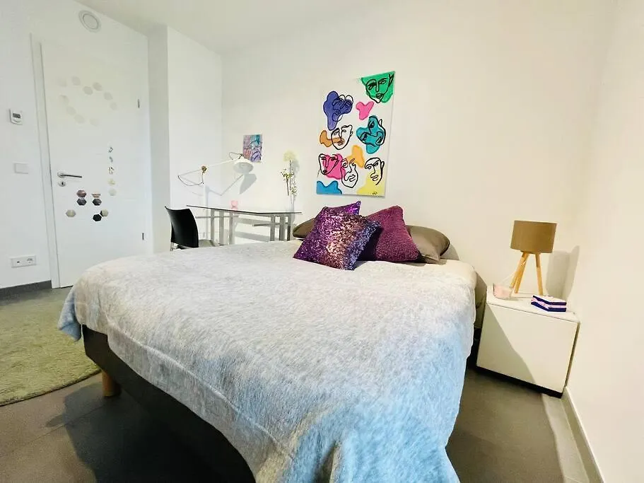 Luxurious 3 Bedrooms With Parking And Terrace-Ber1 بيرترانج